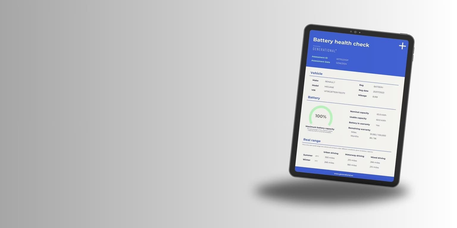 An iPad with an EV battery health check report on it. Ein iPad mit einem Gesundheitscheckbericht zur EV-Batterie. Un iPad avec un rapport de contrôle de l'état de la batterie d'un véhicule électrique dessus. Un iPad con un informe de comprobación del estado de la batería del vehículo eléctrico. Un iPad con un report di controllo dello stato di salute della batteria di un veicolo elettrico. Um iPad com um relatório de verificação da integridade da bateria do veículo elétrico.