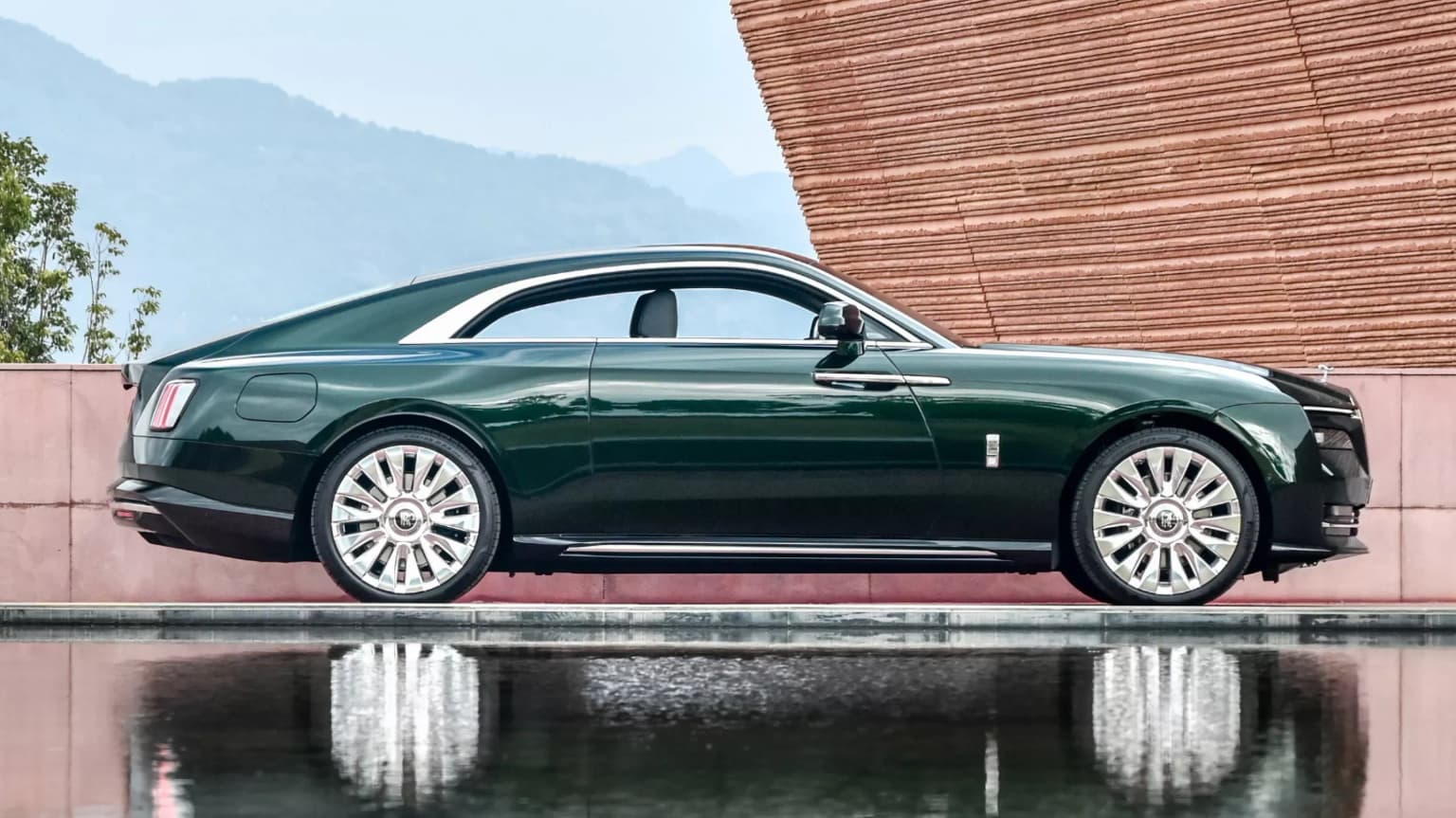 Green Rolls Royce EV