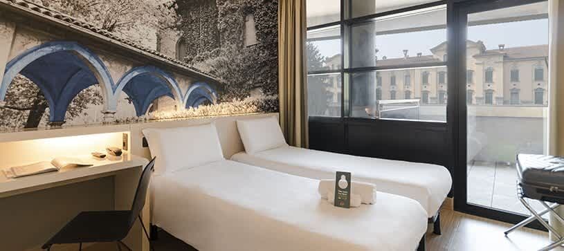 Hotel como - italy hotels with charging blog