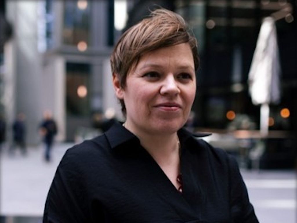 Foto del profilo di Elizabeth Warren, Direttrice della ricarica pubblica dei veicoli elettrici presso Mer