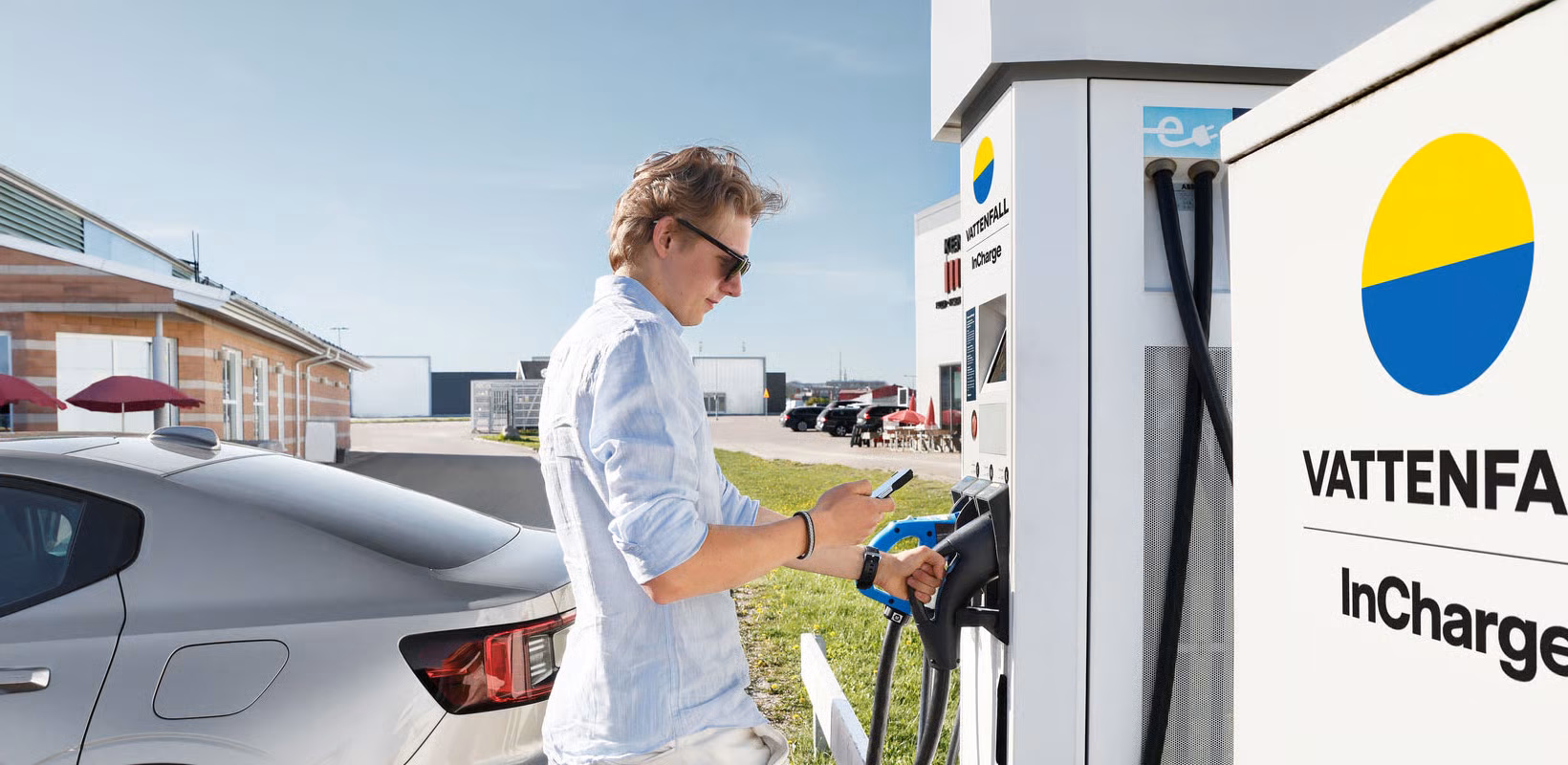 e-mobility-man-charging-car-incharge