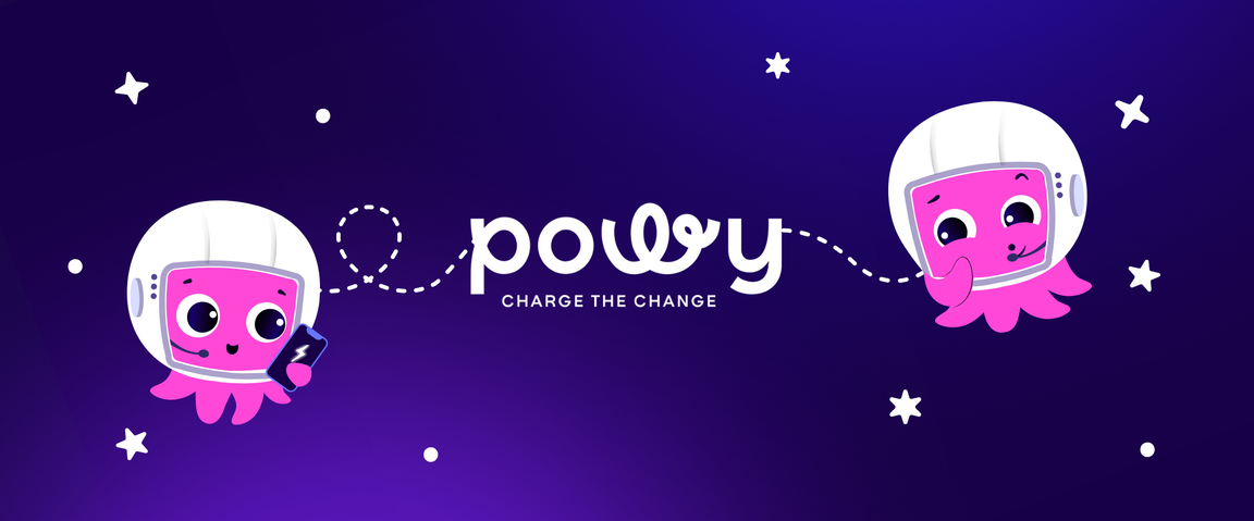 Due polpi rosa con il casco fluttuano nello spazio attorno al logo "Powry", accompagnati dallo slogan "Charge the Change".