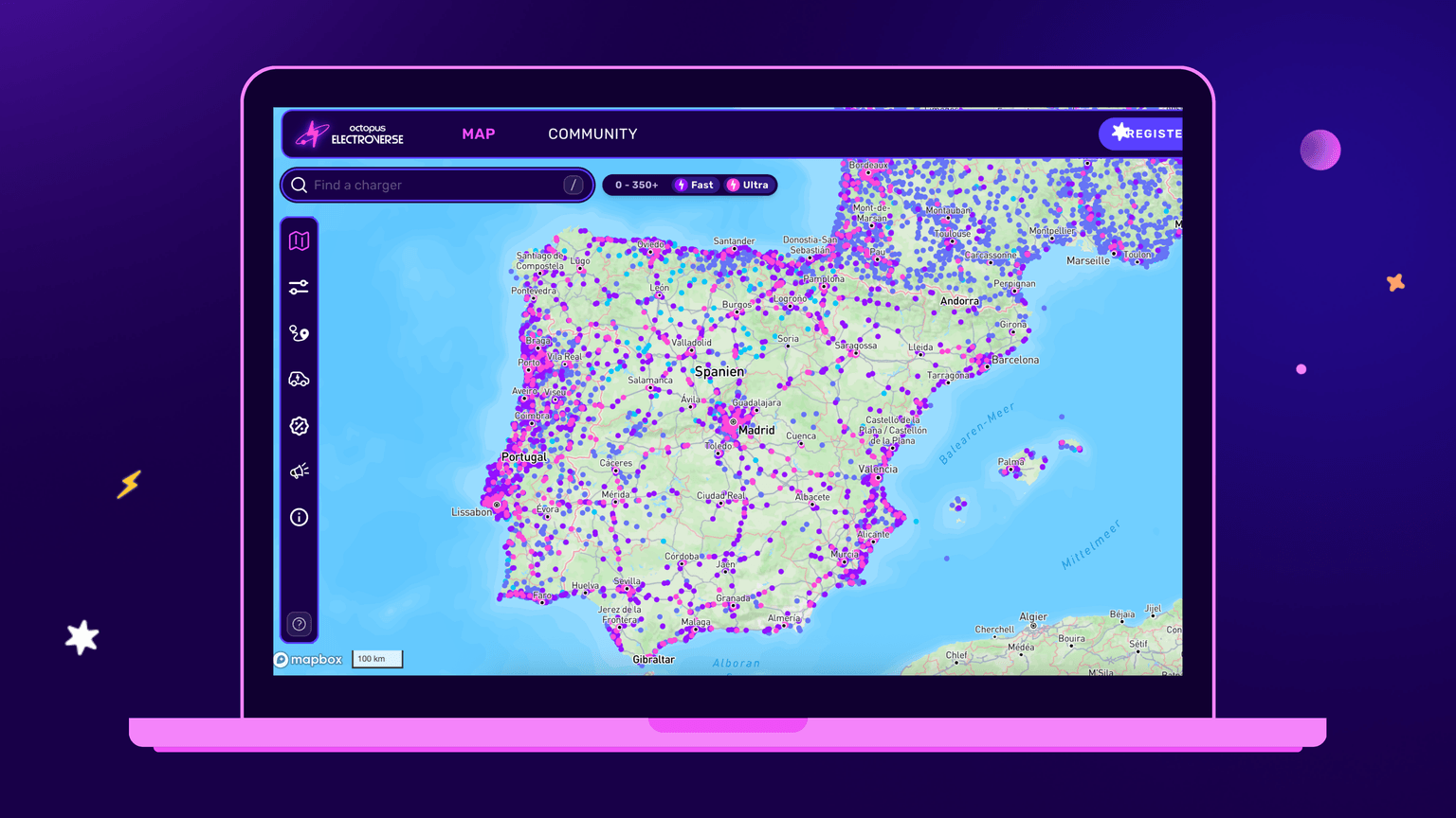 Laptop mit einer Karte von Spanien, auf der zahlreiche rosa und violette Punkte Standorte anzeigen, vor einem violetten Hintergrund mit Farbverlauf.
