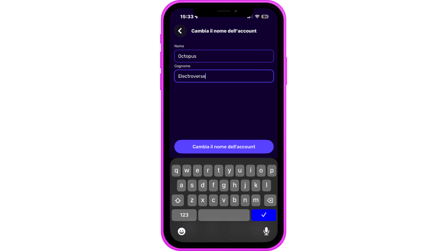Schermo di uno smartphone che mostra un modulo per la modifica del nome dell'account, con "Octopus" come nome e "Electroverse" come cognome.